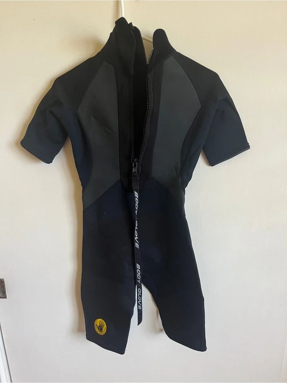 Body glove boys Black Short Sleeve Wetsuit with Yellow Logo